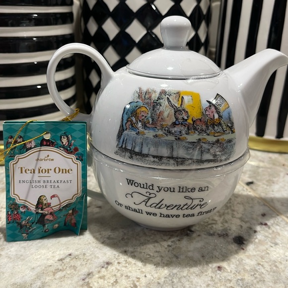 Charbrew Other - Charbrew Tea For One Alice in Wonderland Teapot & Cup New With Tags